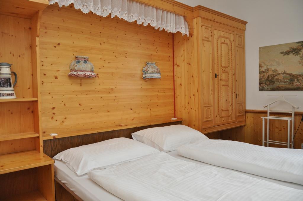 Haus Weisses Lamm Apartment Weitensfeld ภายนอก รูปภาพ